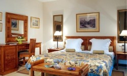 Le Saint Alexis Hotel