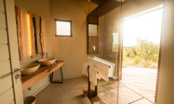 Isibindi Rhine Ridge Safari Lodge