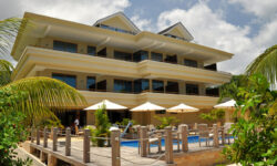 Crown Beach Hotel