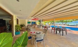 Crown Beach Hotel